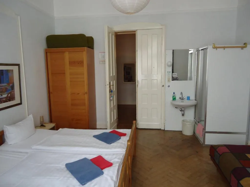 Hotel-Pension Austriana Berlijn 2*,