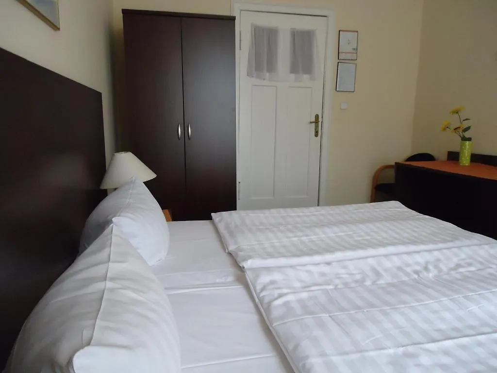 Hotel-Pension Austriana Berlijn 2*,